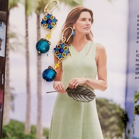 14K Gold Flower Agate Earrings - Picture 6 of 11